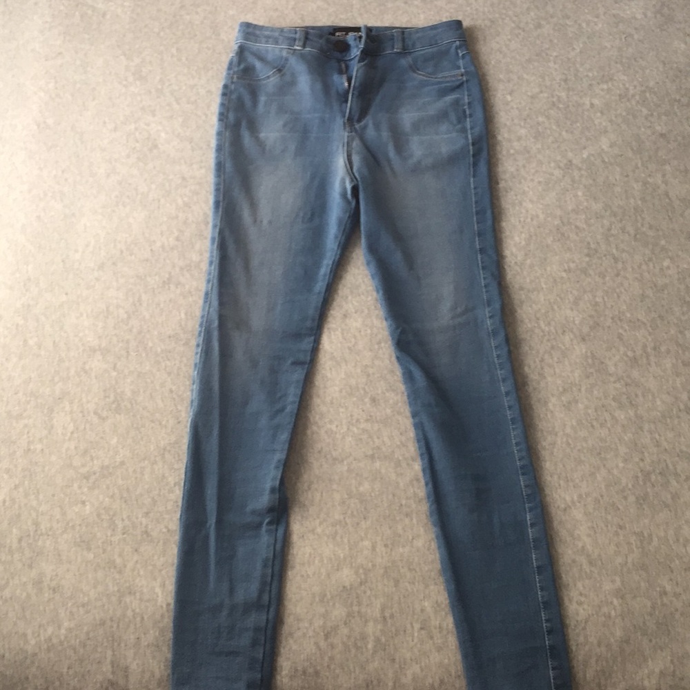 BRAND NEW FIT JEANS!!!